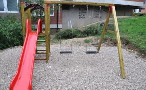  / Obnovljeno dječije igralište u Ulici Antuna Hangija, FOTO: Centar.ba